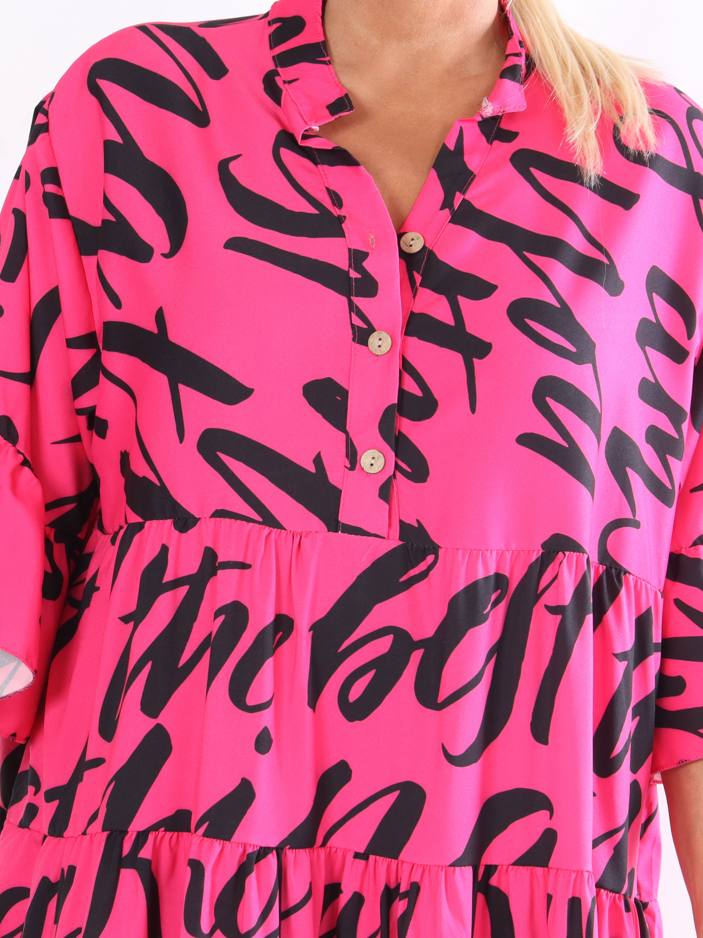 Elmis - Sød plus size kjole med fin tekst